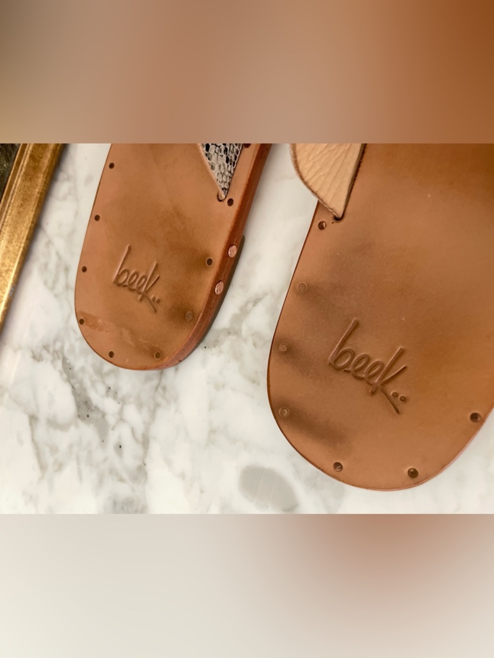 Beek Finch Toe Ring Sandals Womens Size 11 Snake Skin Print leather - Picture 6 of 7